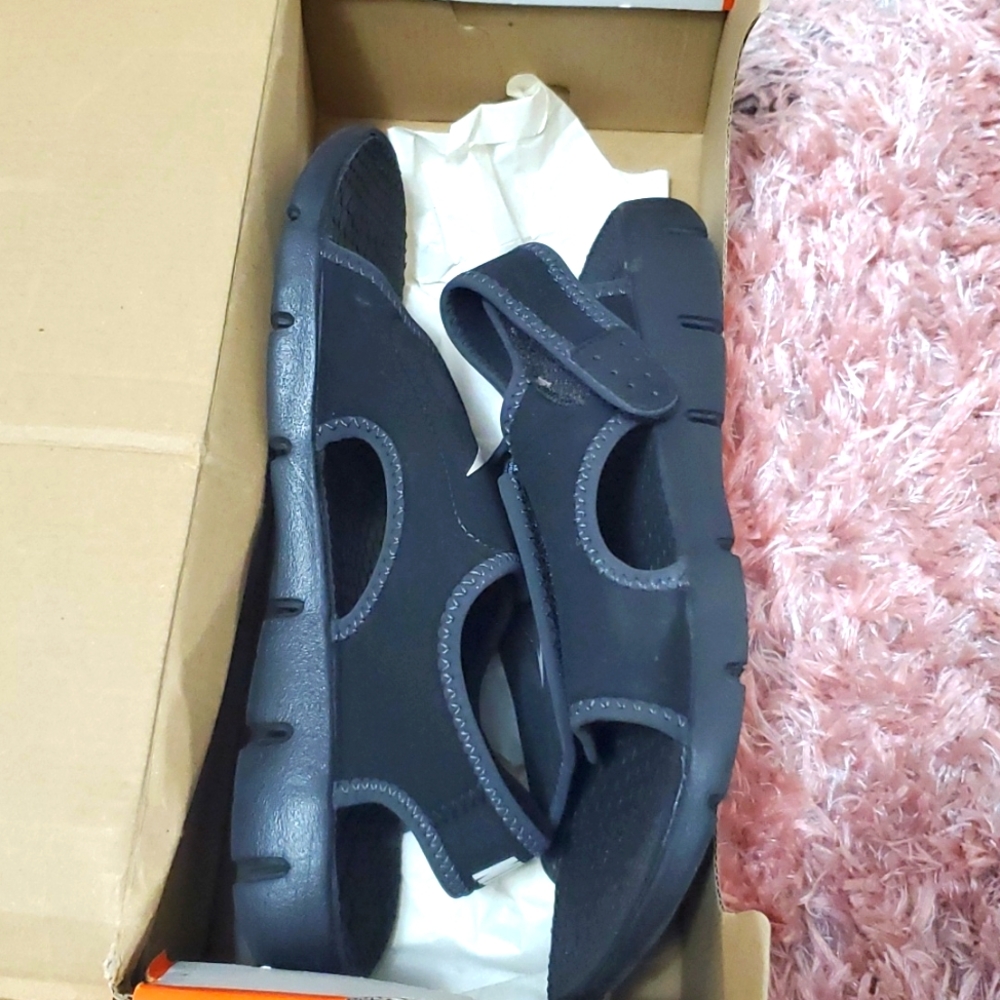 NIKE SANDALS
